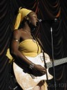 India Arie * India Arie at Kiss Concert 2002 - Photo by Kiss 108 * 300 x 400 * (26KB)