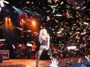 Shakira * Shakira at Kiss Concert 2002 - Photo by Kiss 108 * 533 x 400 * (71KB)